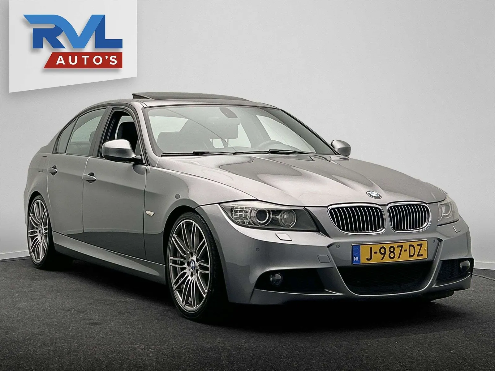 BMW 318I 2011 photo 4