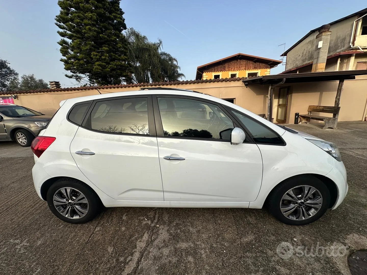 Kia Venga 2015 photo 4