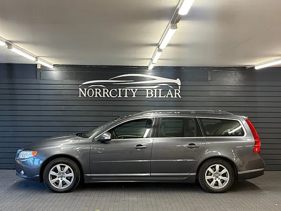 Volvo V70 2011 photo 2