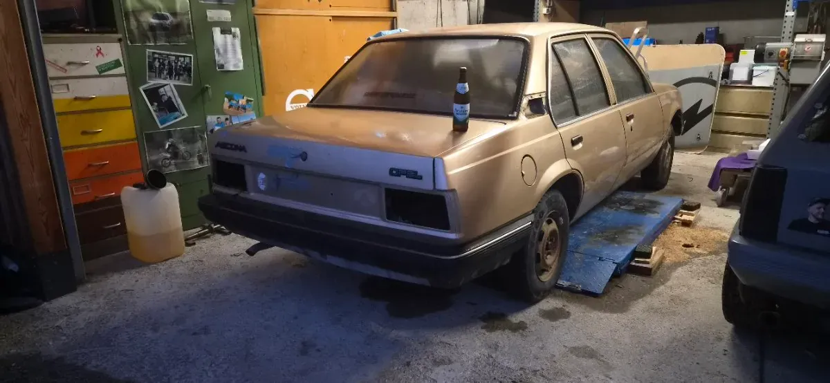 Opel Ascona 1989 photo 2