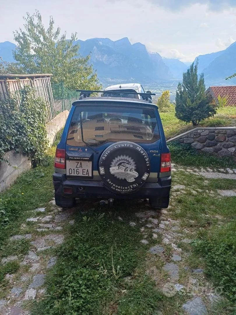 Mitsubishi Pajero 2000 photo 2