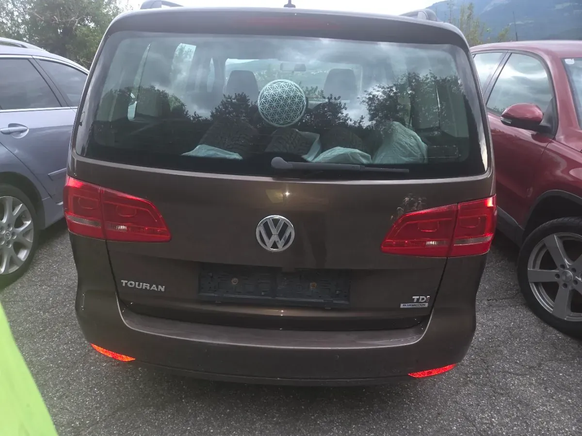 Volkswagen Touran 2010 photo 3