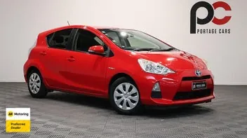 Toyota Aqua 2014 photo 2
