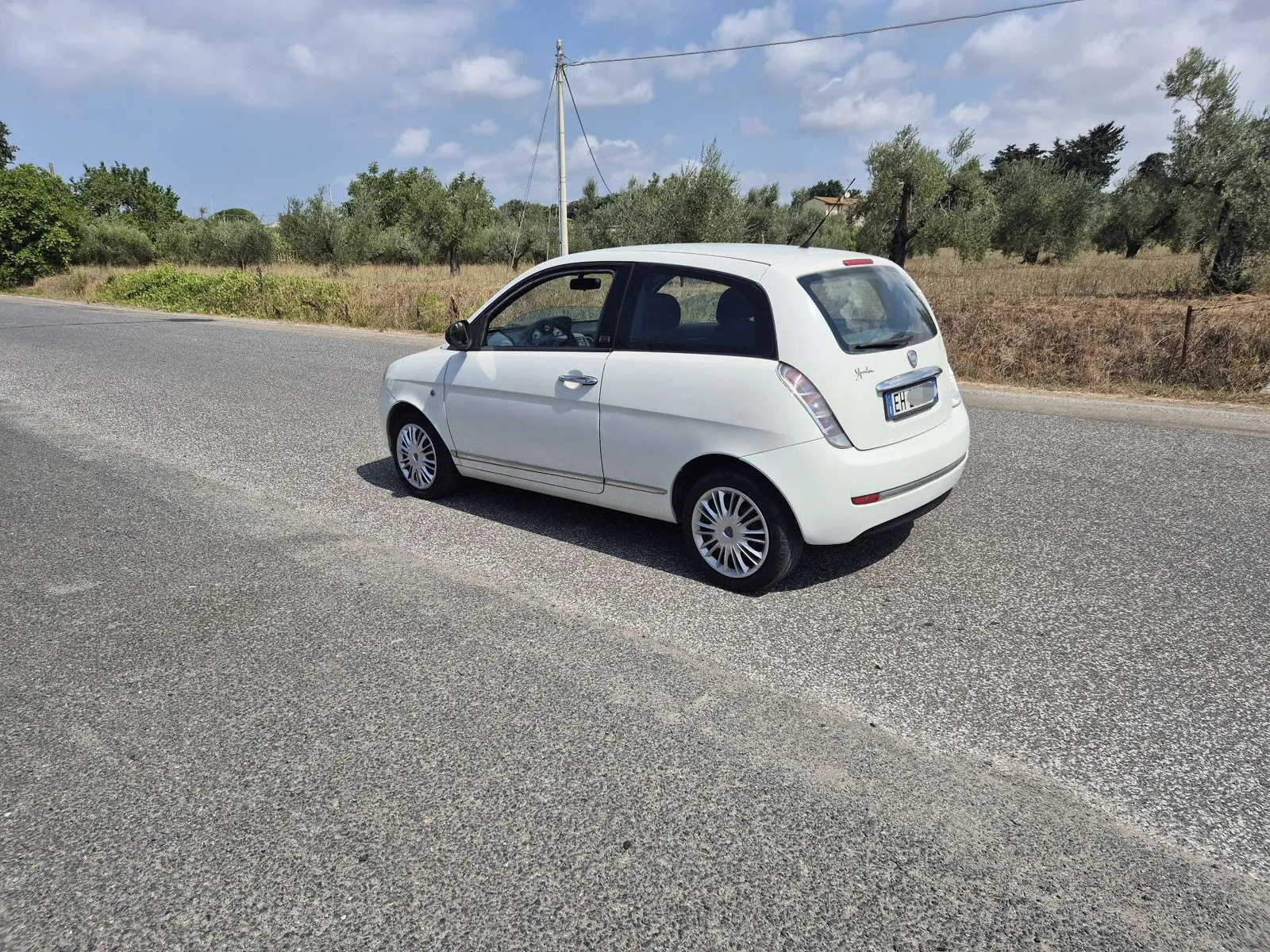 Lancia Ypsilon 2011 photo 2