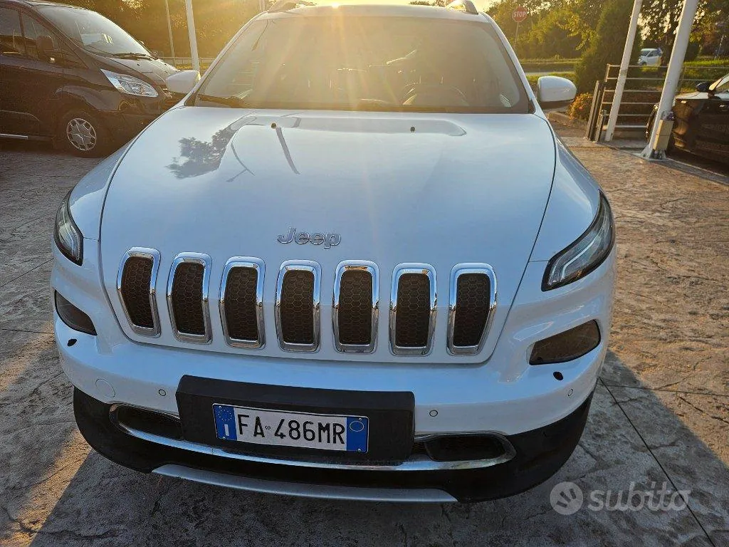Jeep Cherokee 2015 photo 2