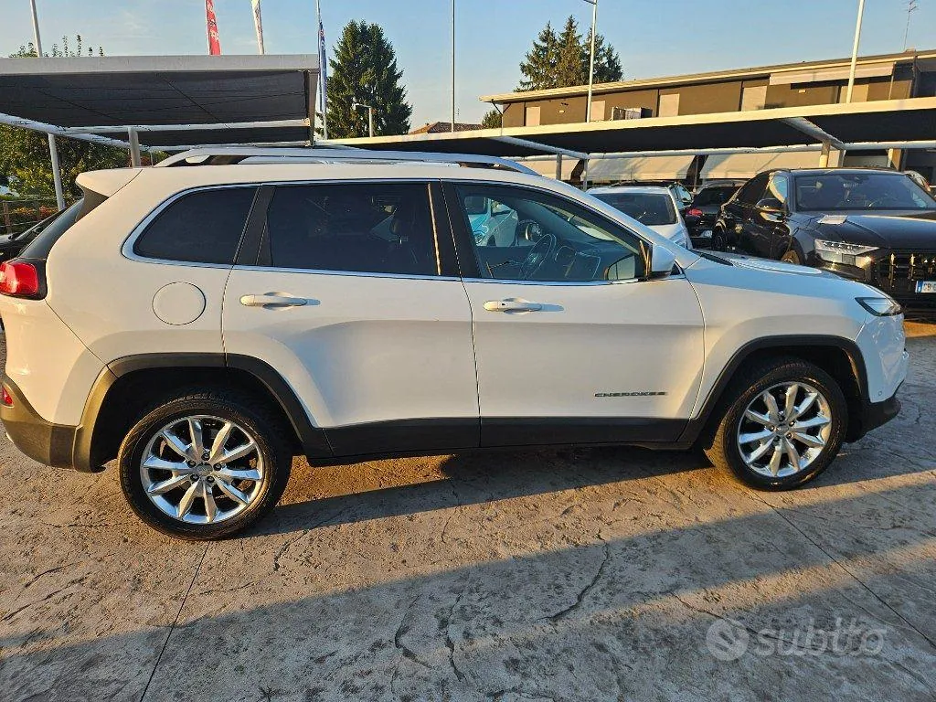 Jeep Cherokee 2015 photo 4