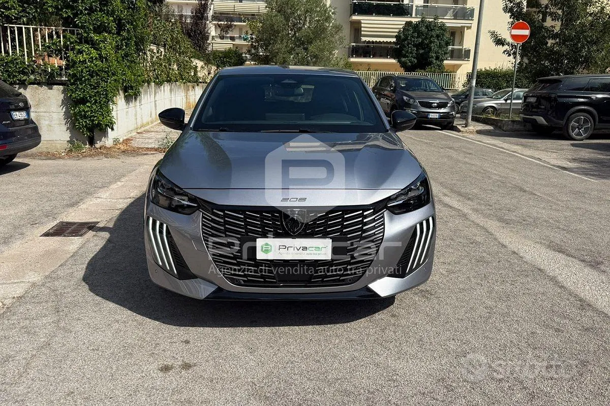Peugeot 208 2025 photo 2