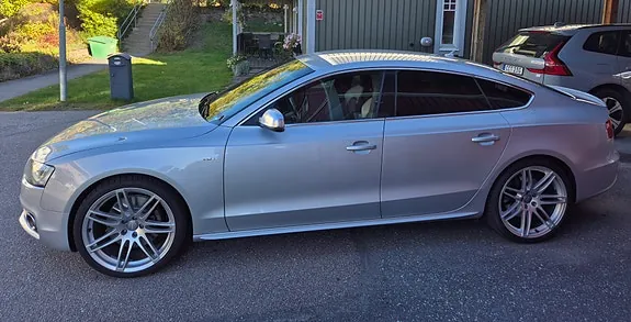 Audi S5 2011 photo 2