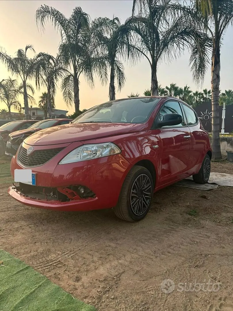 Lancia Ypsilon