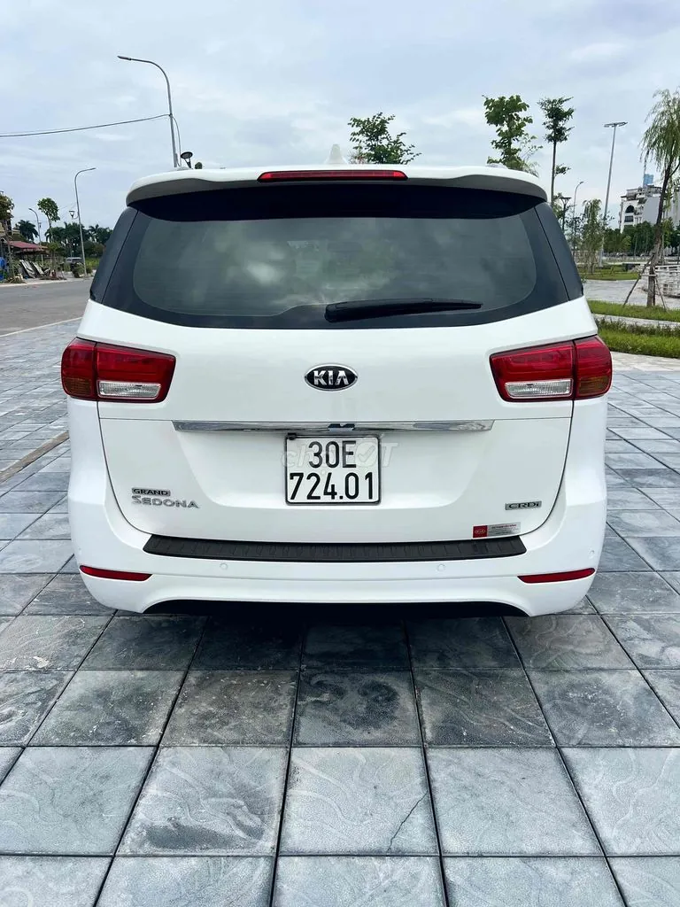 Kia Sedona 2017 photo 2