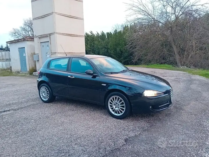 Alfa Romeo 147 2007 photo 5