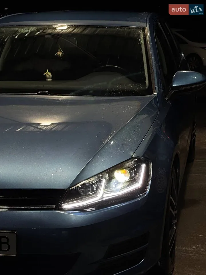 Volkswagen Golf 2013 photo 2