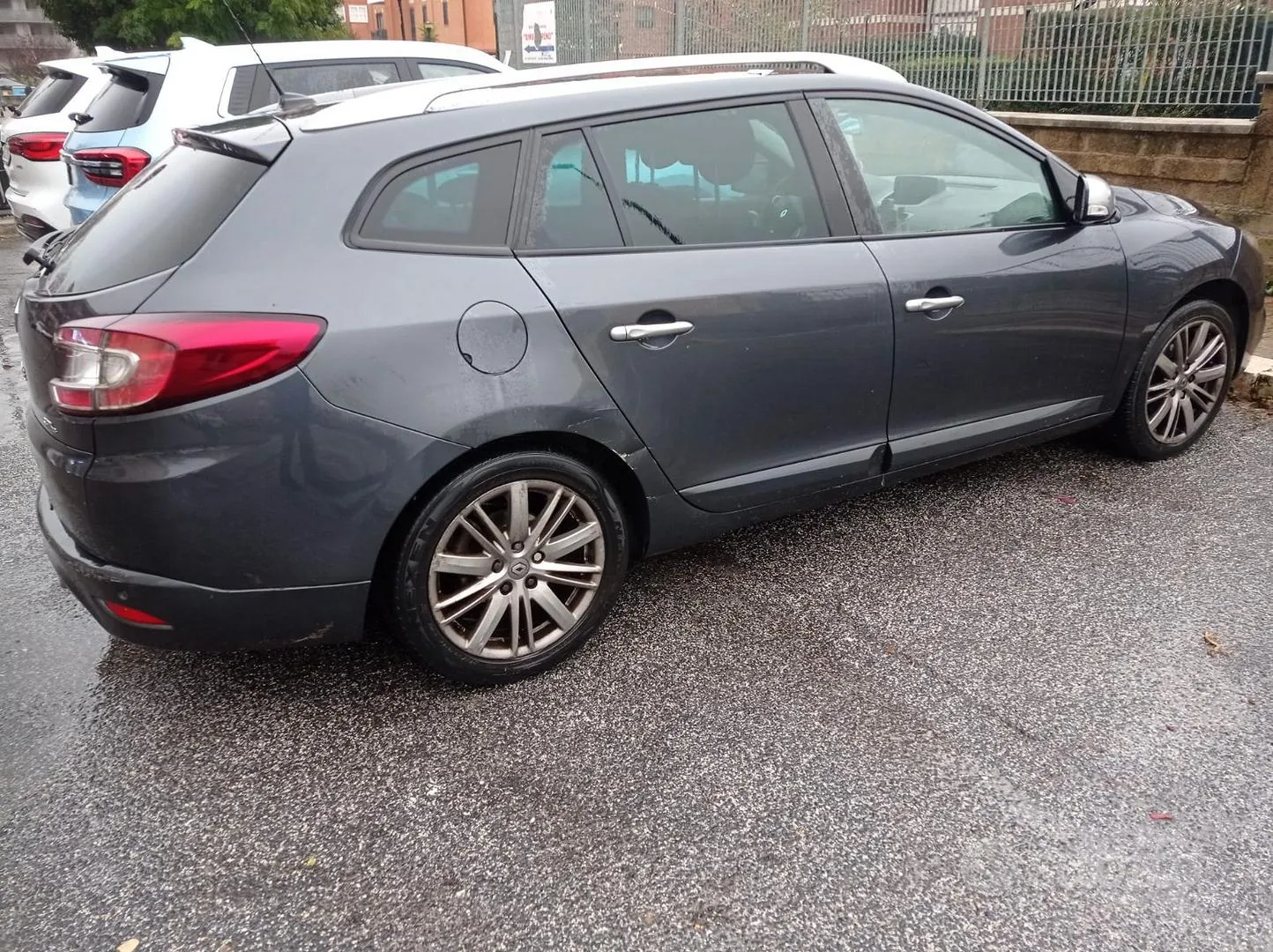 Renault Megane 2011 photo 2