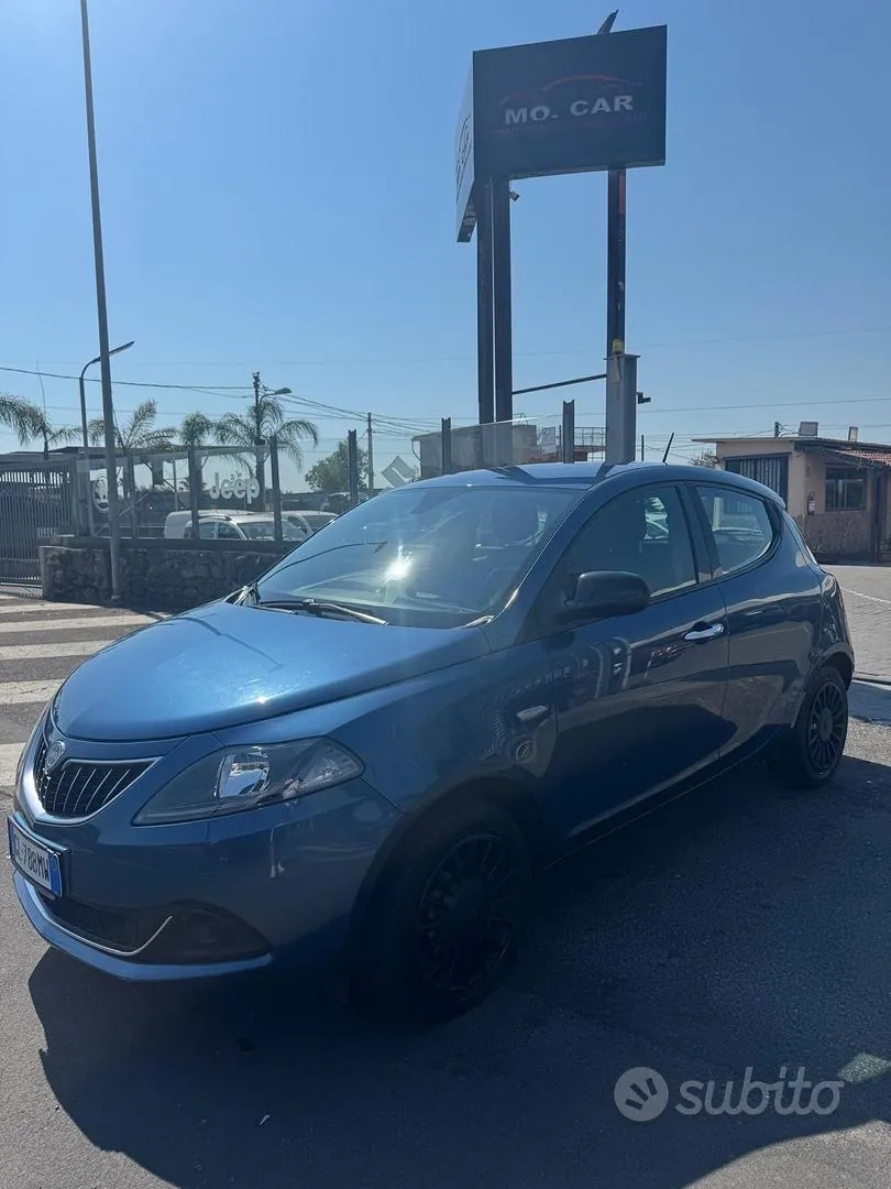 Lancia Ypsilon