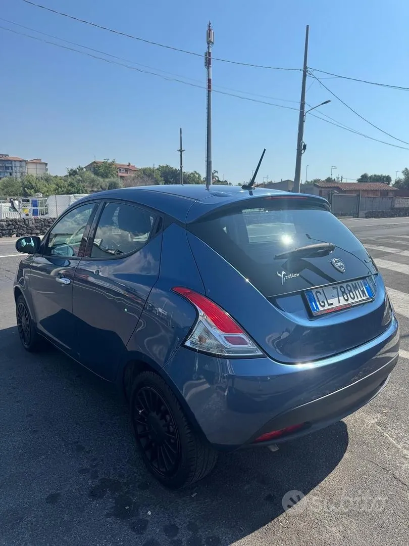 Lancia Ypsilon 2022 photo 2