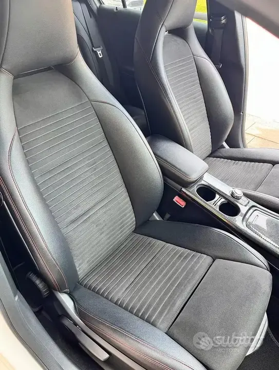 Mercedes-Benz A 180 2016 photo 5
