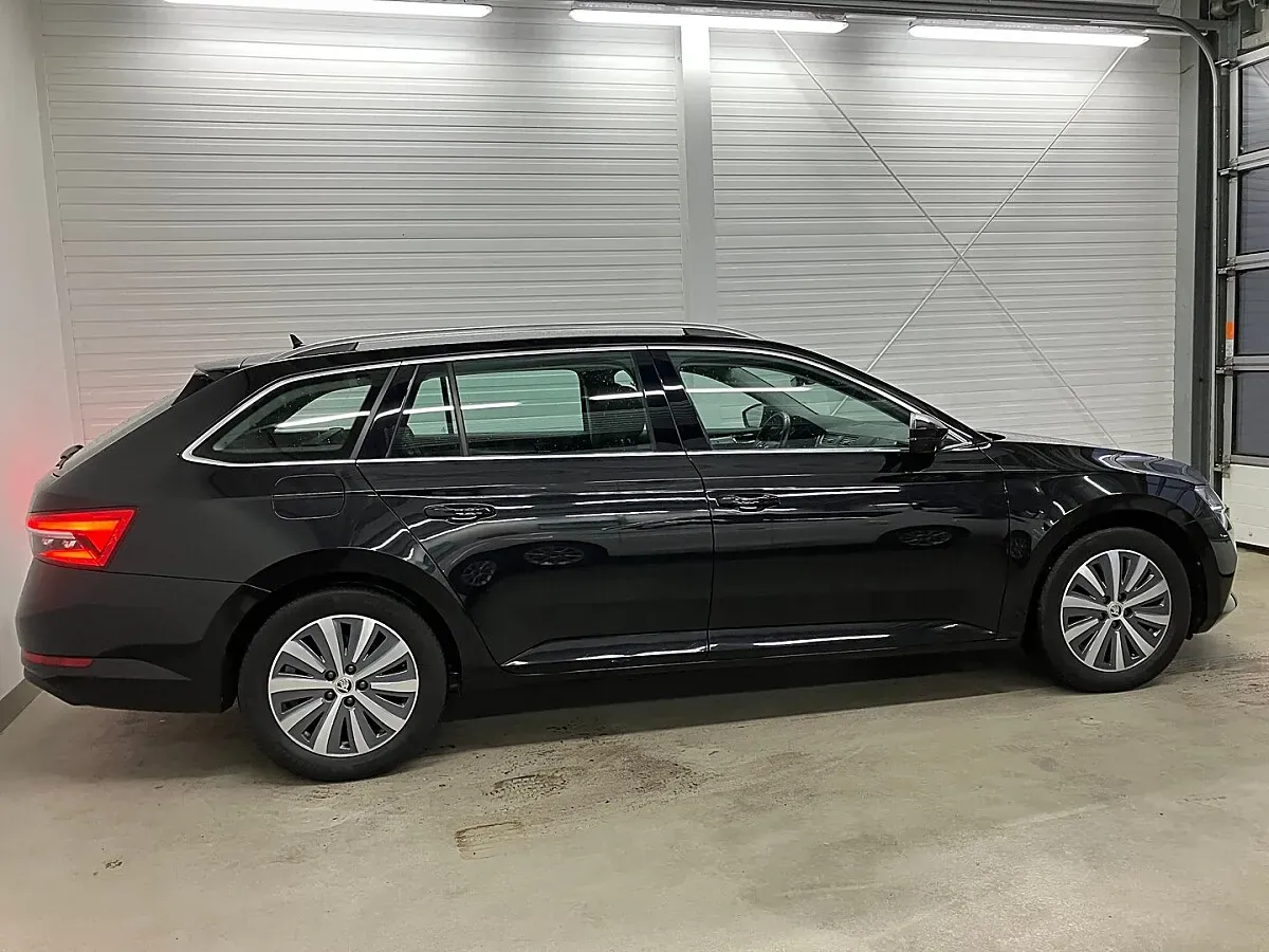 Skoda Superb 2022 photo 3