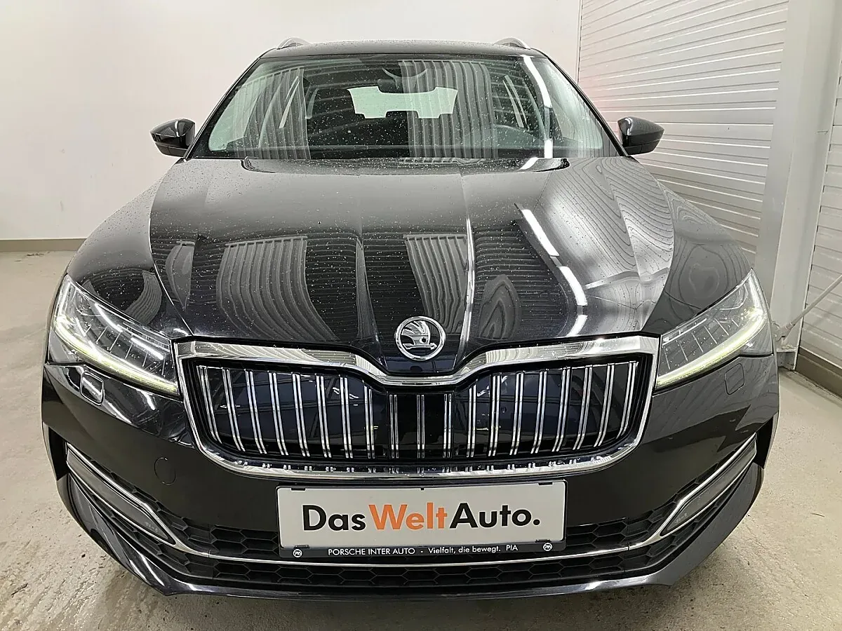 Skoda Superb 2022 photo 2