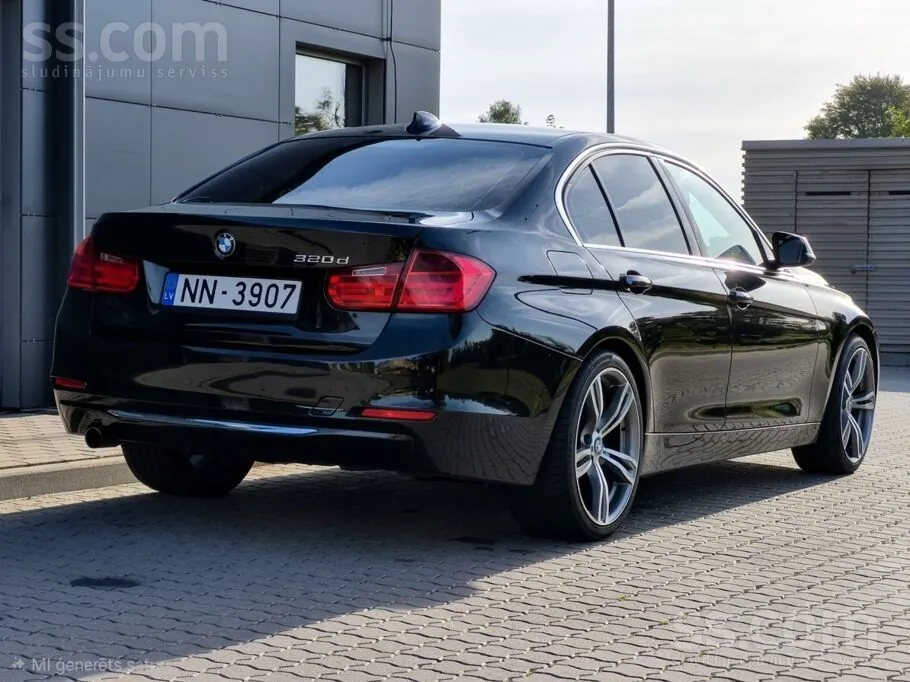 BMW 320 2013 photo 2