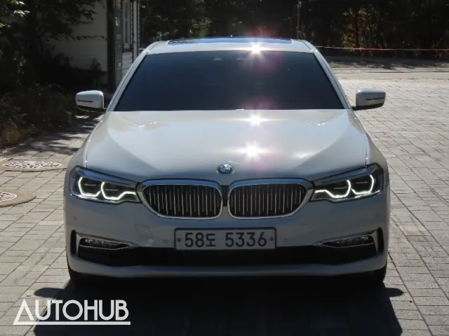 BMW 520I