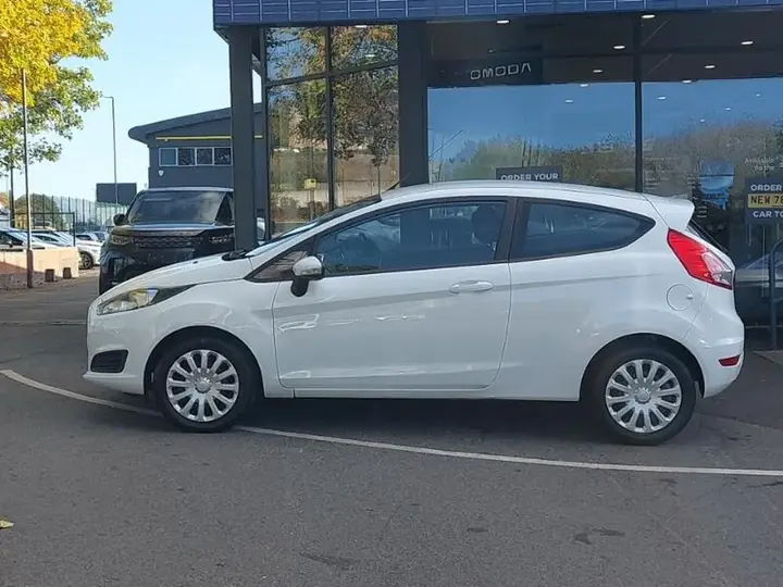 Ford Fiesta 2015 photo 4