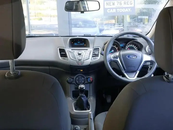 Ford Fiesta 2015 photo 3