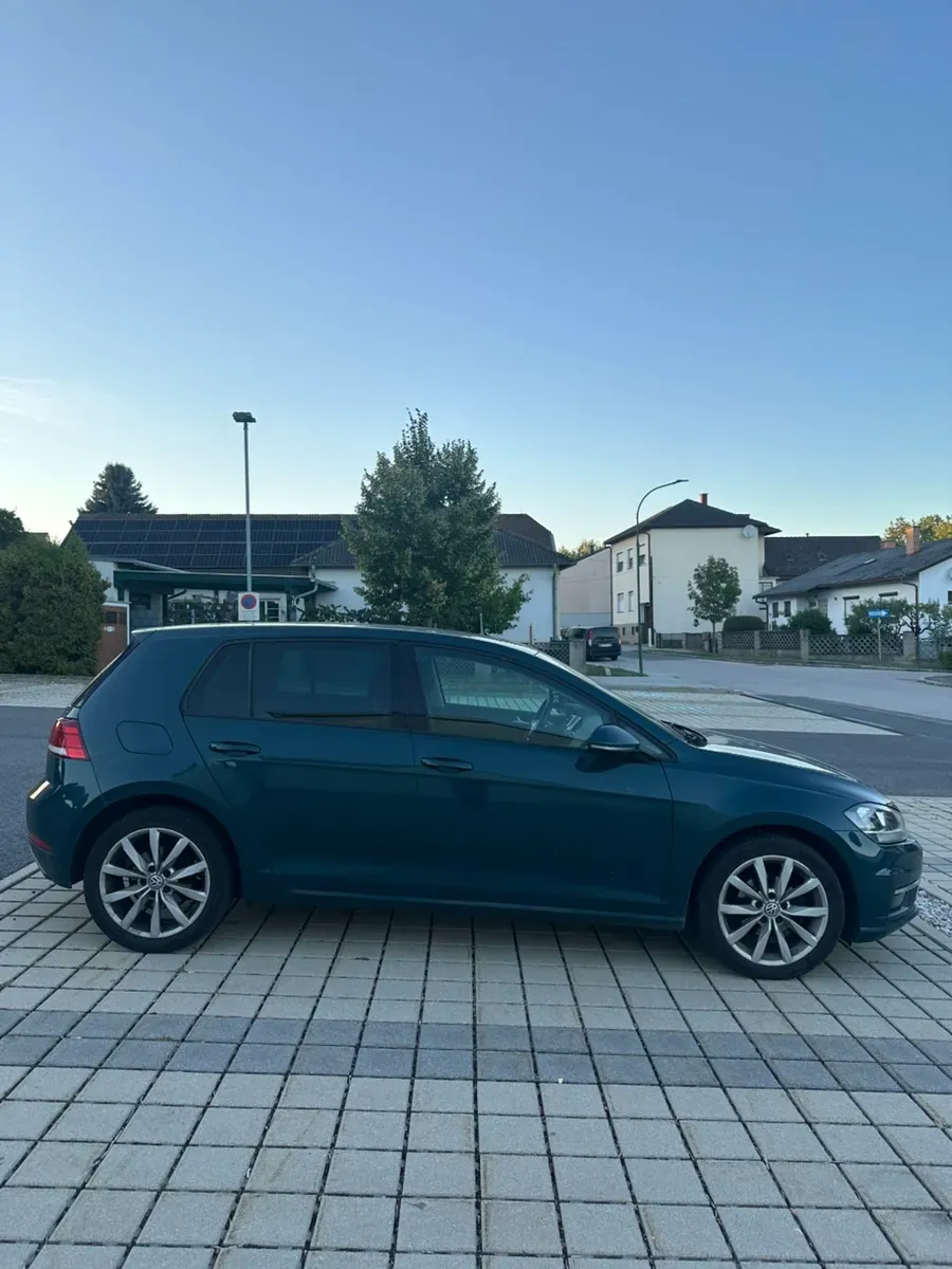 Volkswagen Golf 2017 photo 2
