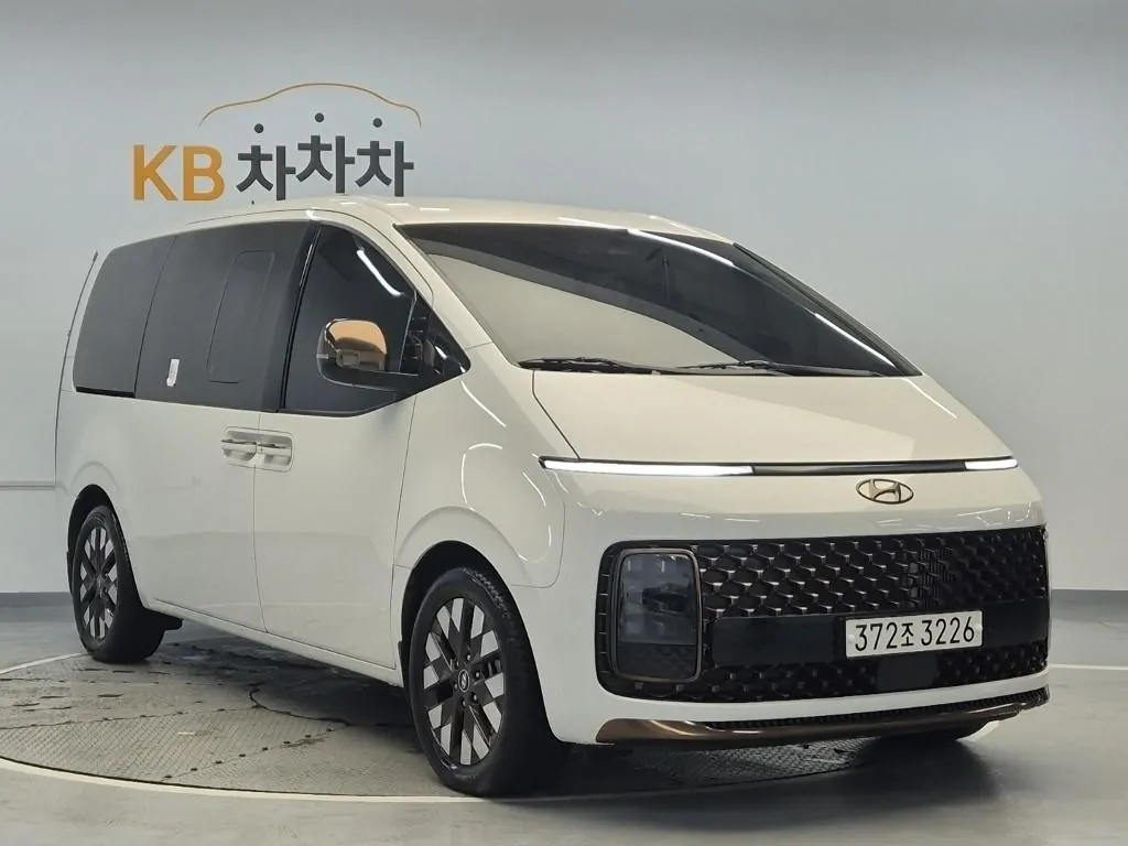 Hyundai Staria 2022 photo 4