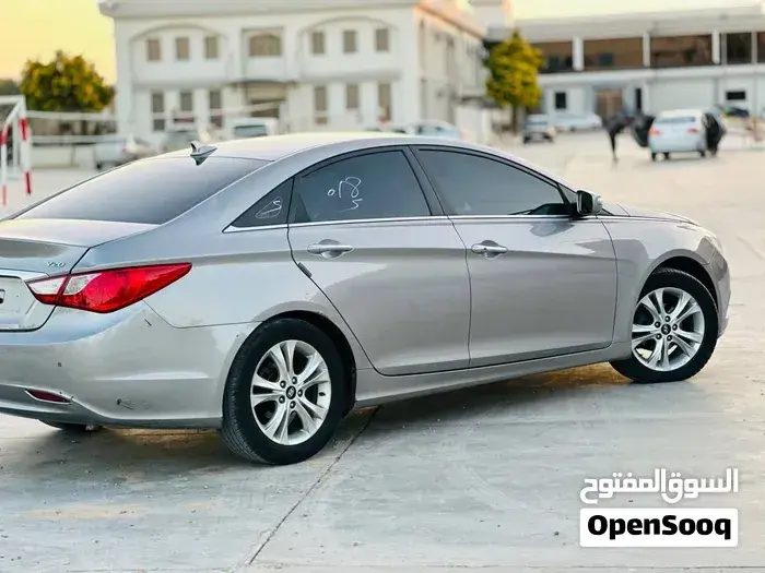 Hyundai Sonata 2012 photo 4