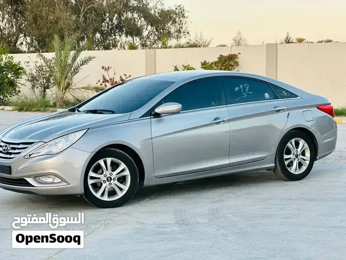 Hyundai Sonata 2012 photo 2