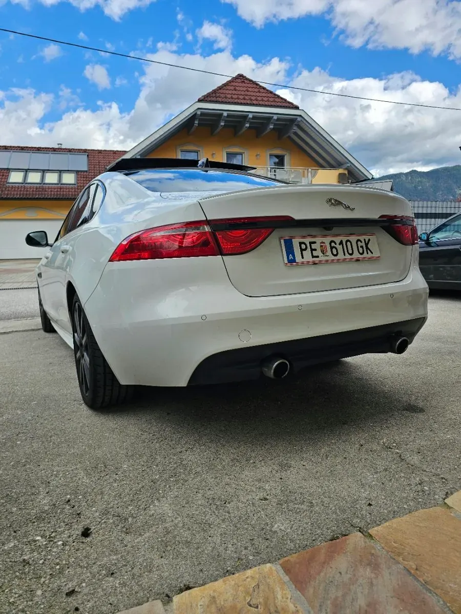 Jaguar Xf 2016 photo 3