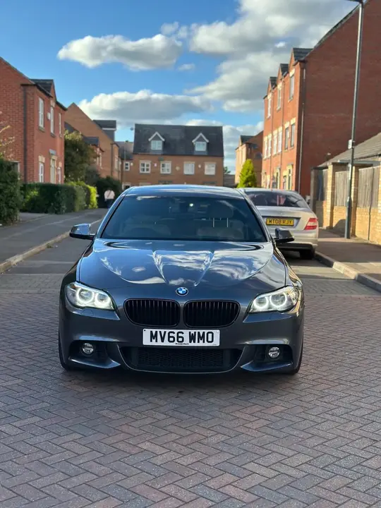 BMW 5 Series 2016 photo 2