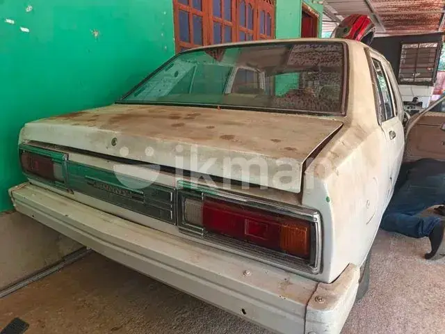 Nissan Sunny 1983 photo 2