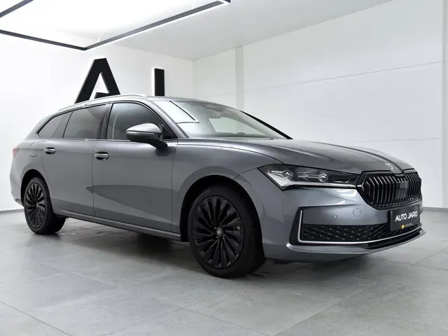 Skoda Superb Combi 2025 photo 3