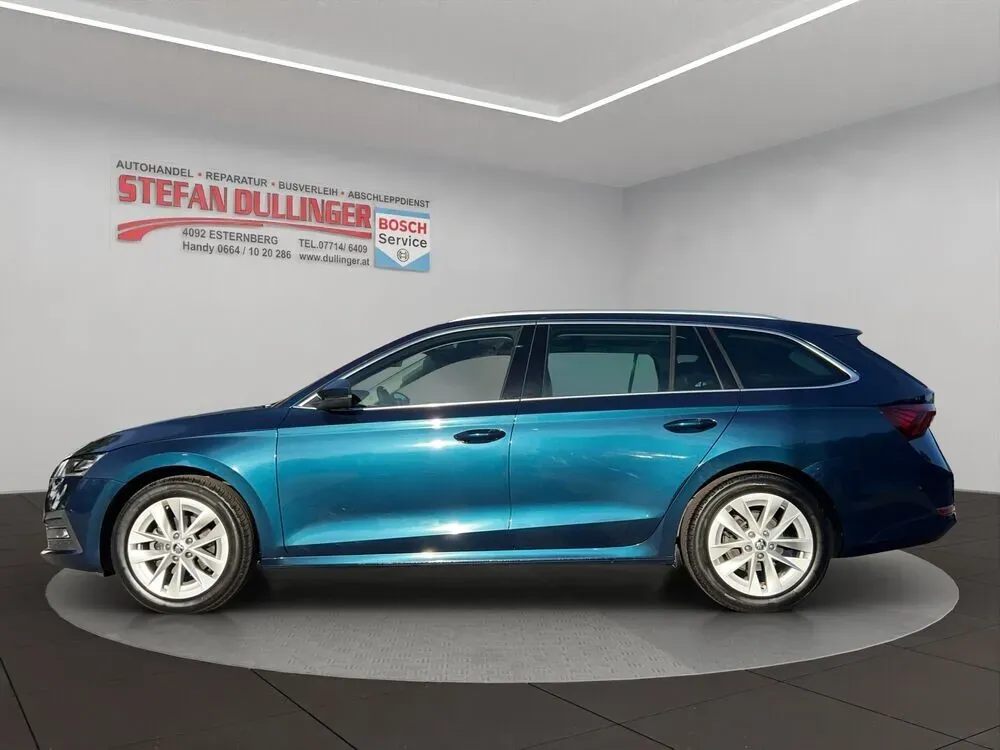 Skoda Octavia 2024 photo 2