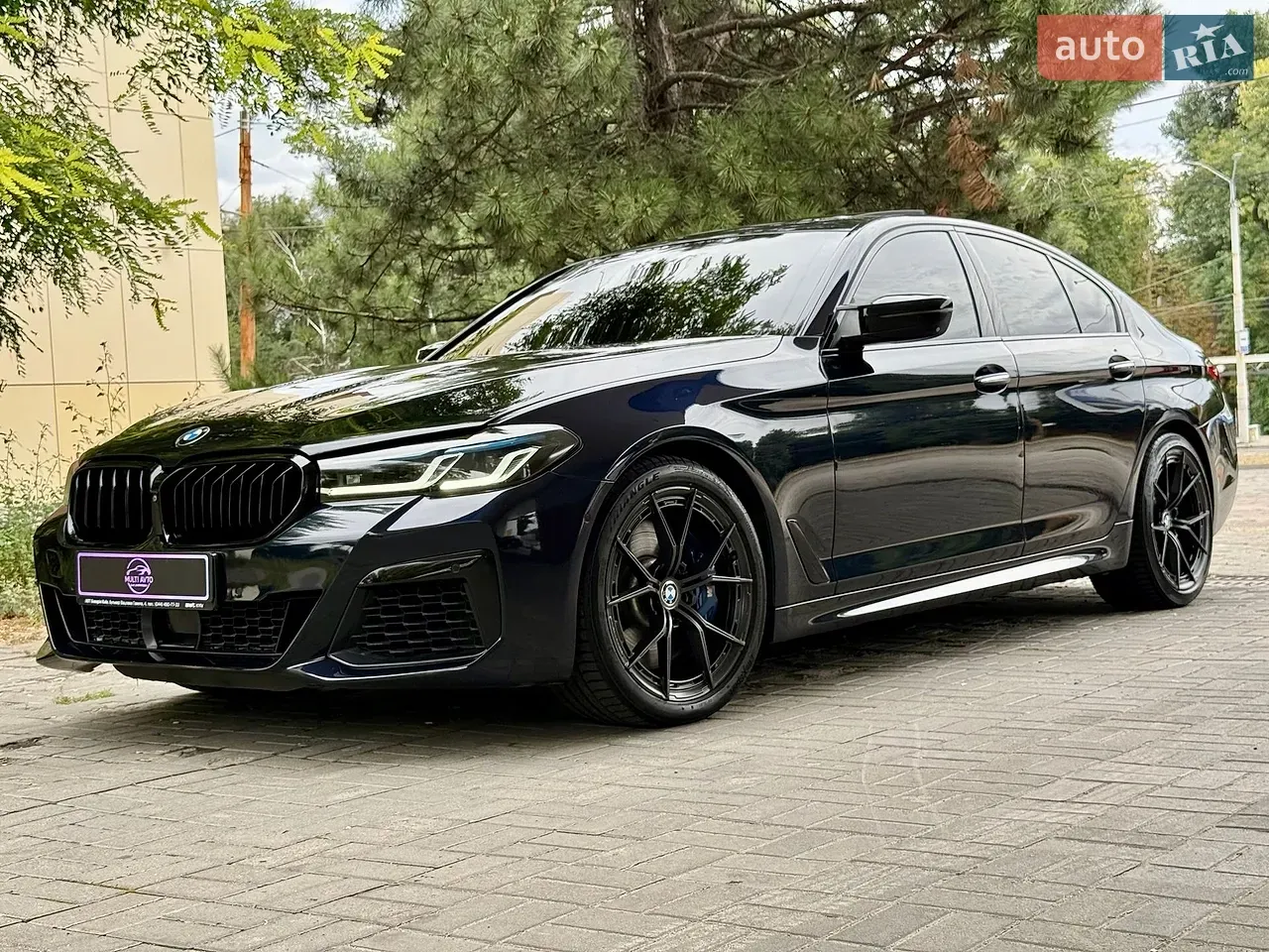 BMW 5 Series 2017 photo 2