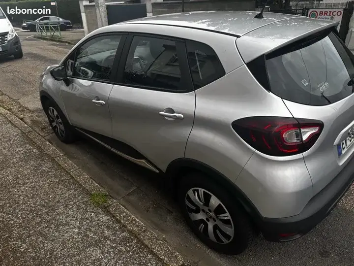 Renault Captur 2018 photo 2