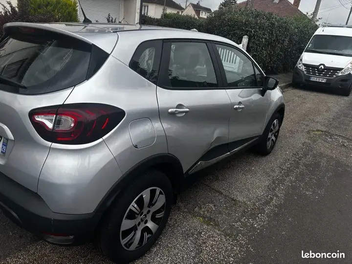 Renault Captur 2018 photo 3