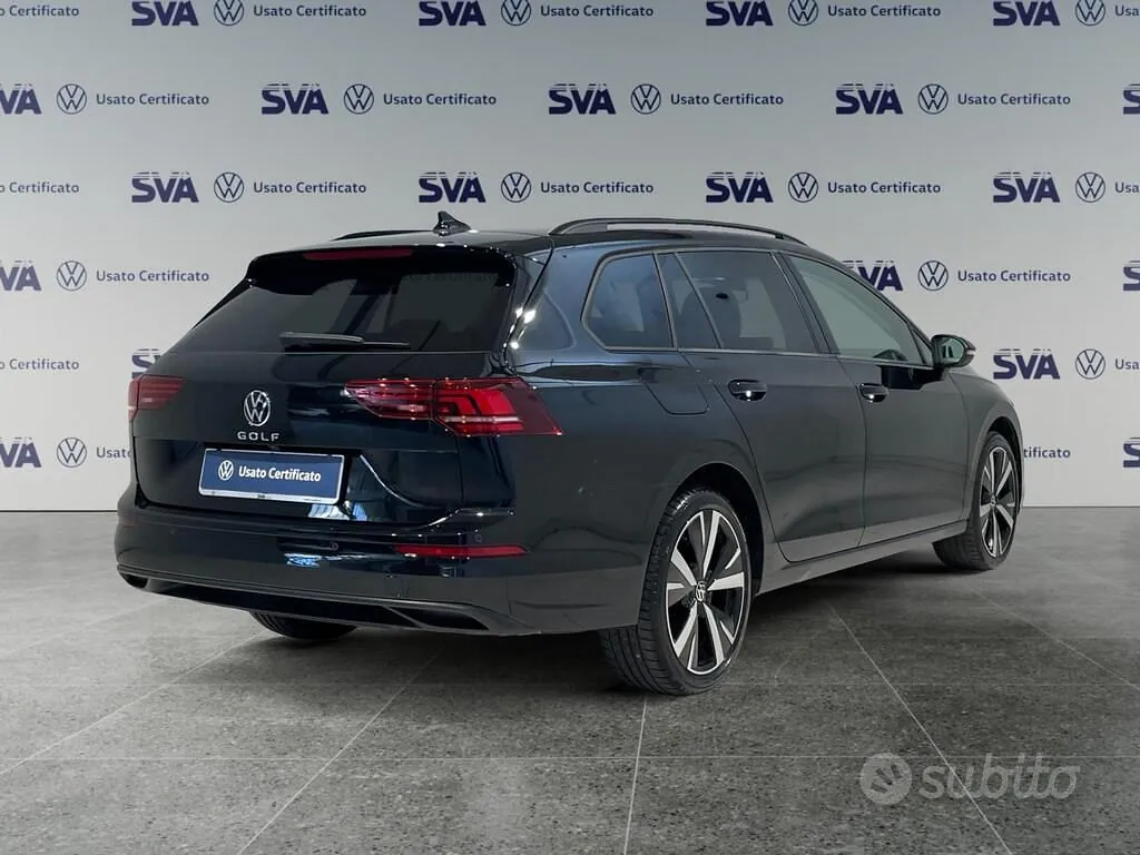 Volkswagen Golf 2024 photo 2