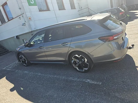 Skoda Superb 2025 photo 2