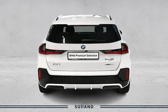 BMW Ix1 2026 photo 4