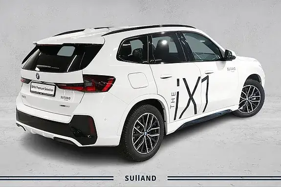 BMW Ix1 2026 photo 3
