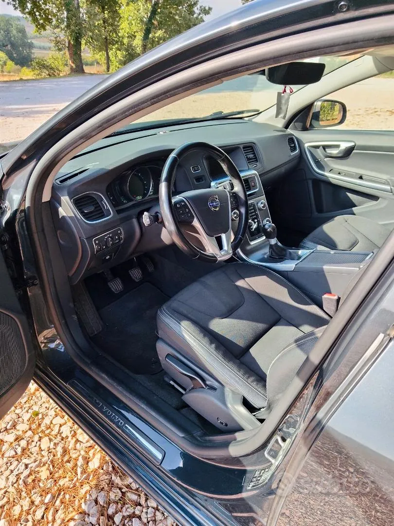 Volvo V60 2015 photo 5