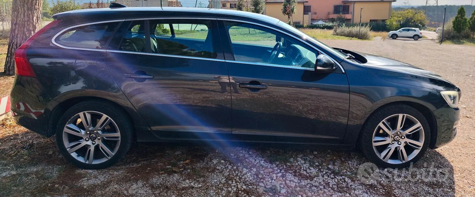 Volvo V60 2015 photo 2