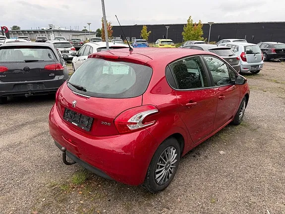 Peugeot 208 2014 photo 4