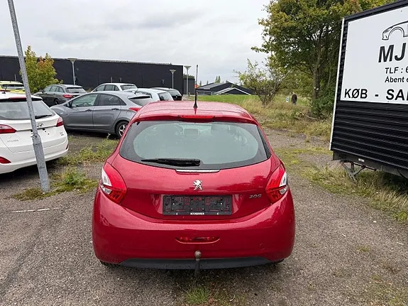 Peugeot 208 2014 photo 5