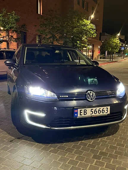 Volkswagen E-Golf 2015 photo 2