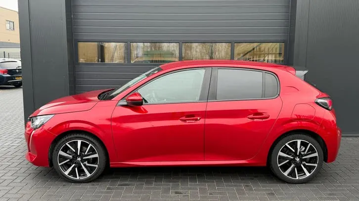 Peugeot 208 2020 photo 3