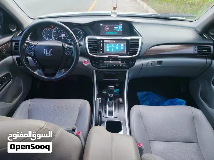 Honda Accord 2017 photo 2