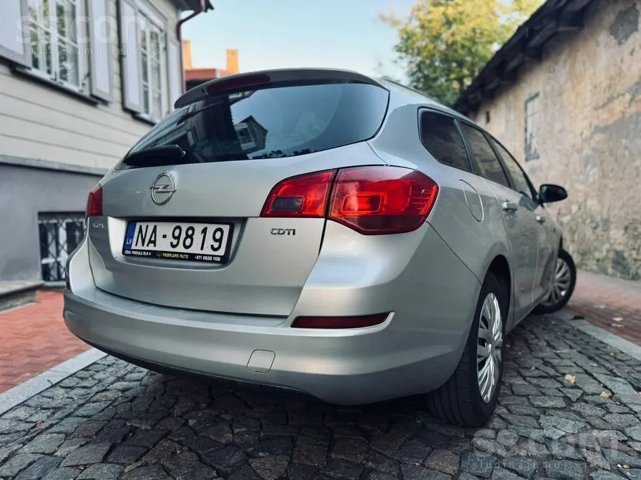 Opel Astra 2011 photo 5
